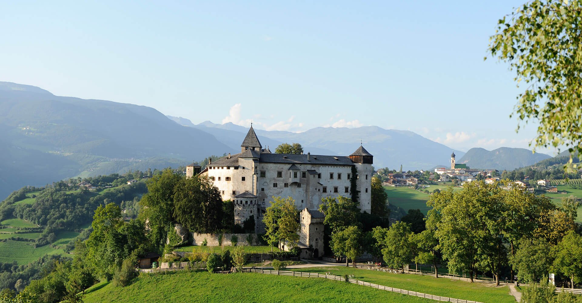 Ferienwohnungen auf dem Schlosshof in Völs am Schlern